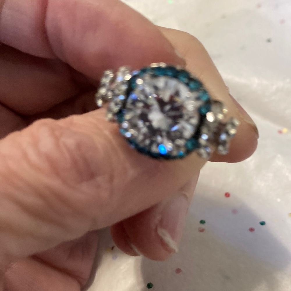 Fashion ring